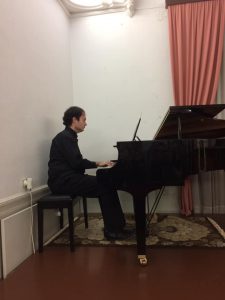 Ο πιανίστας Παναγιώτης Τροχόπουλος. 