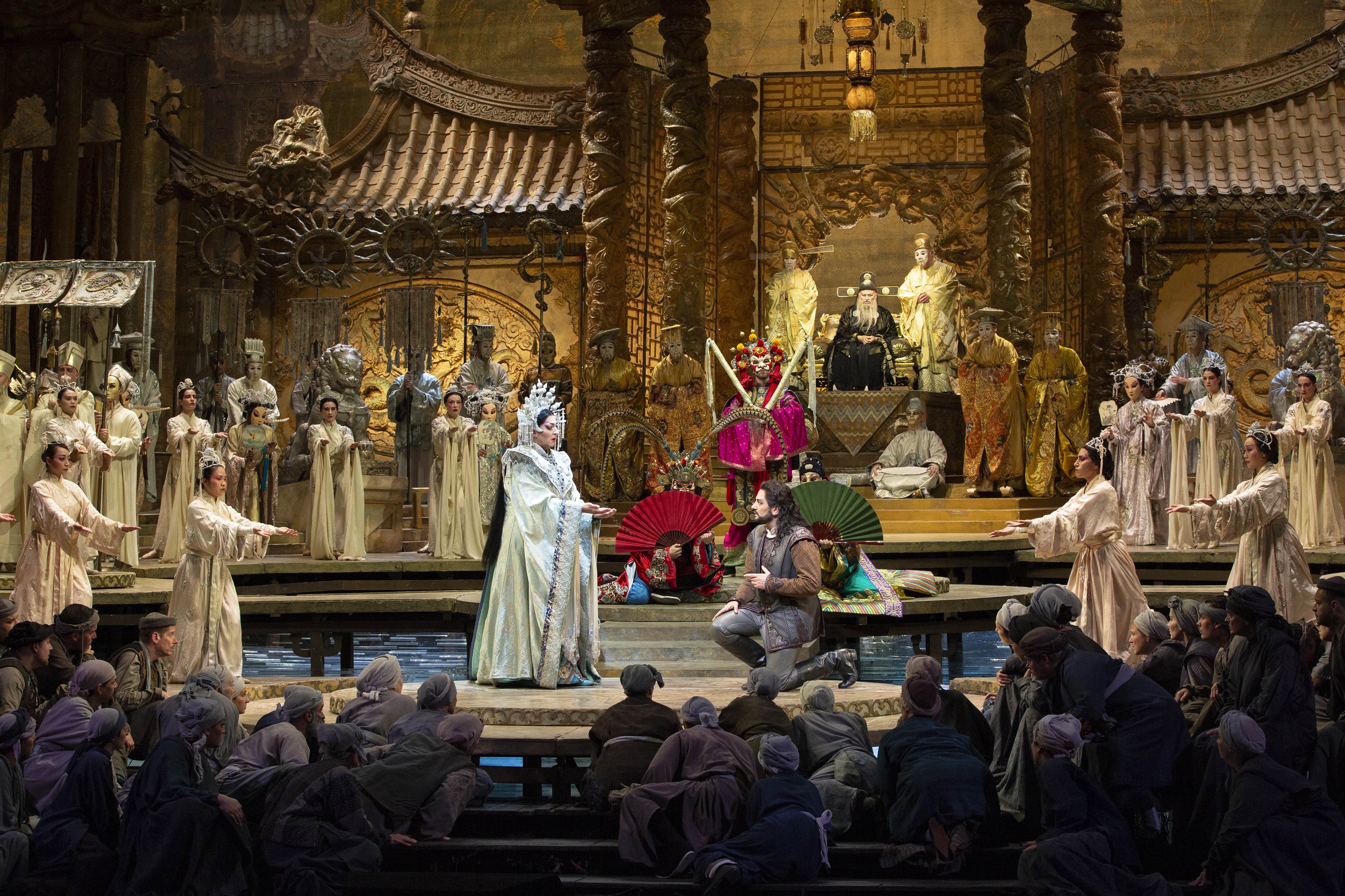 Christine Goerke (Turandot) και Yusif Eyvazov (Calàf). Φωτο: Marty Sohl / Met Opera
