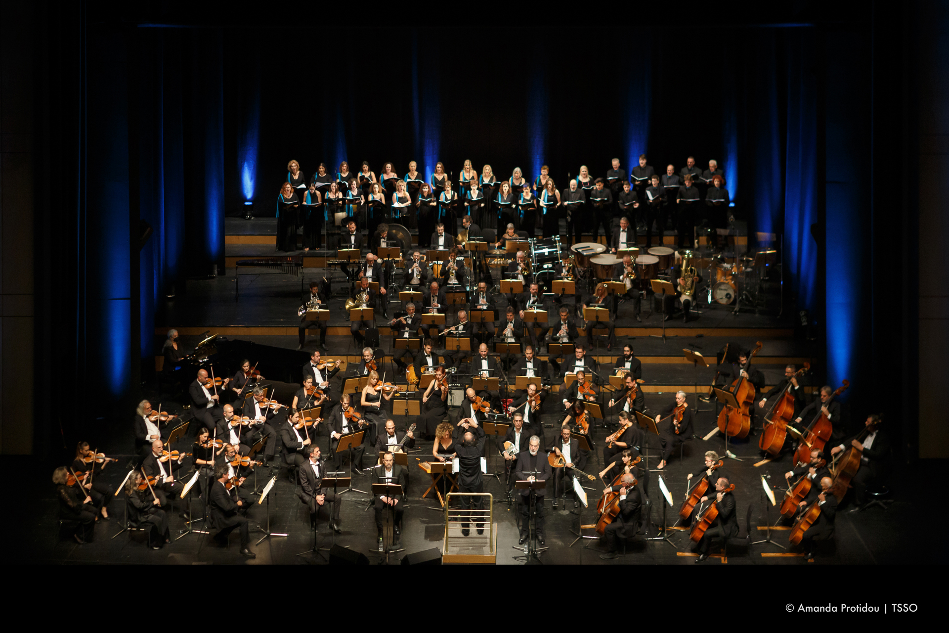 «Άξιον Εστί» – Επετειακές μουσικές αναφορές και μνήμες από την Κρατική Ορχήστρα Θεσσαλονίκης στο Μέγαρο Μουσικής Θεσσαλονίκης
